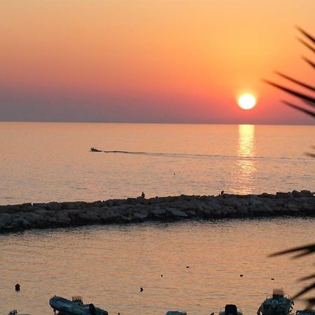 Blu Marine Casa A 10Mt Dalla Spiaggia เปสคีชี ภายนอก รูปภาพ